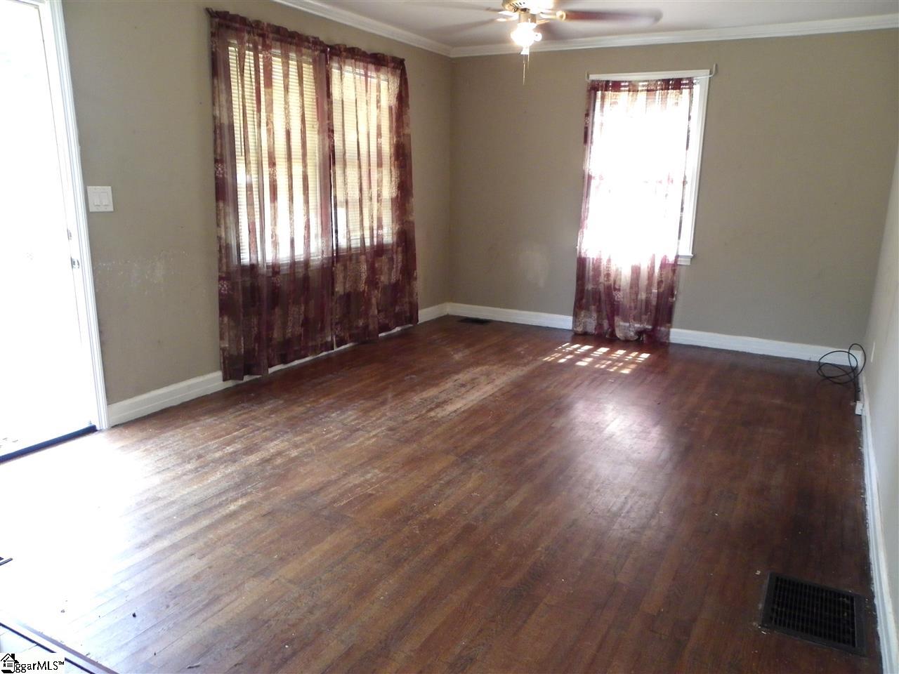 304 New Dunham Bridge Road Greenville, SC 29611 - Photo 10 of 35