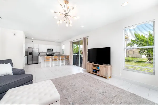 $3,500 | 2011 Northwest Cataluna Circle, Port St. Lucie, FL 34986