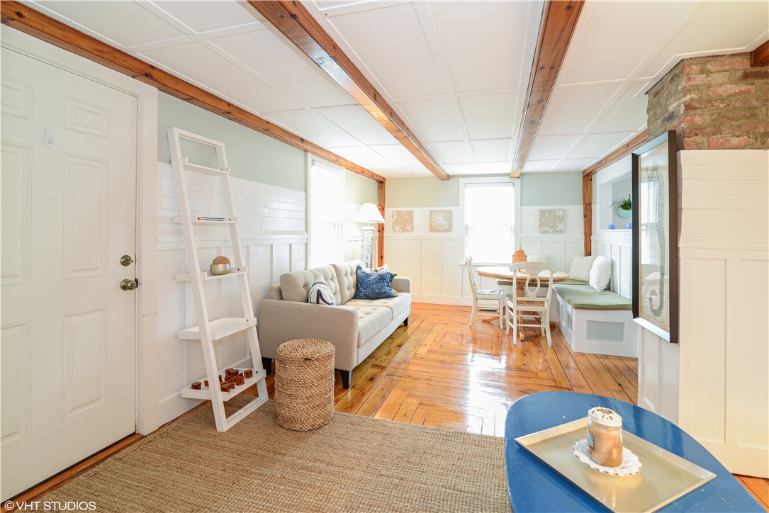 21 Langworthy Road Westerly, RI 02891 - Photo 2 of 15