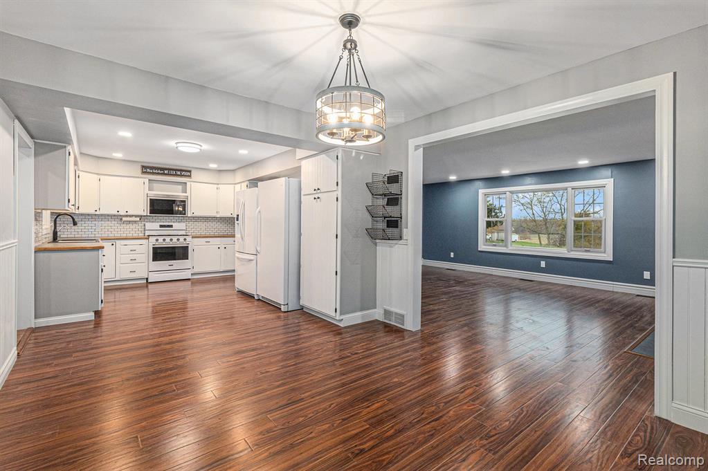 7135 Jordan Road Grand Blanc, MI 48439 - Photo 11 of 33 Gallery Image 11