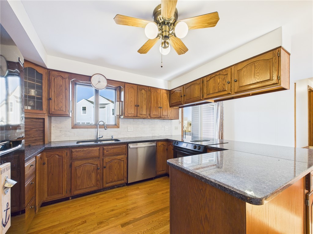 151 East Shore Road Narragansett, RI 02882 - Photo 12 of 38 Gallery Image 12