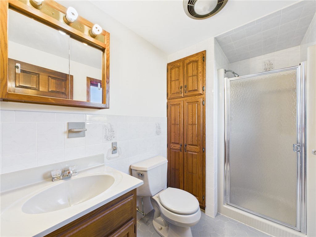 151 East Shore Road Narragansett, RI 02882 - Photo 19 of 38 Gallery Image 19