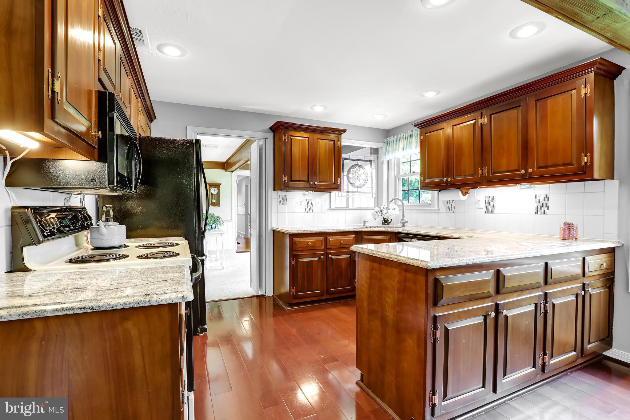 909 Sensor Road Yardley, PA 19067 - Photo 18 of 41 Kitchen