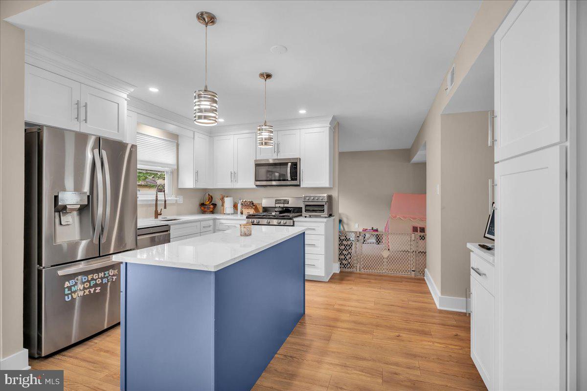 6 Adam Lane Voorhees, NJ 08043 - Photo 9 of 24