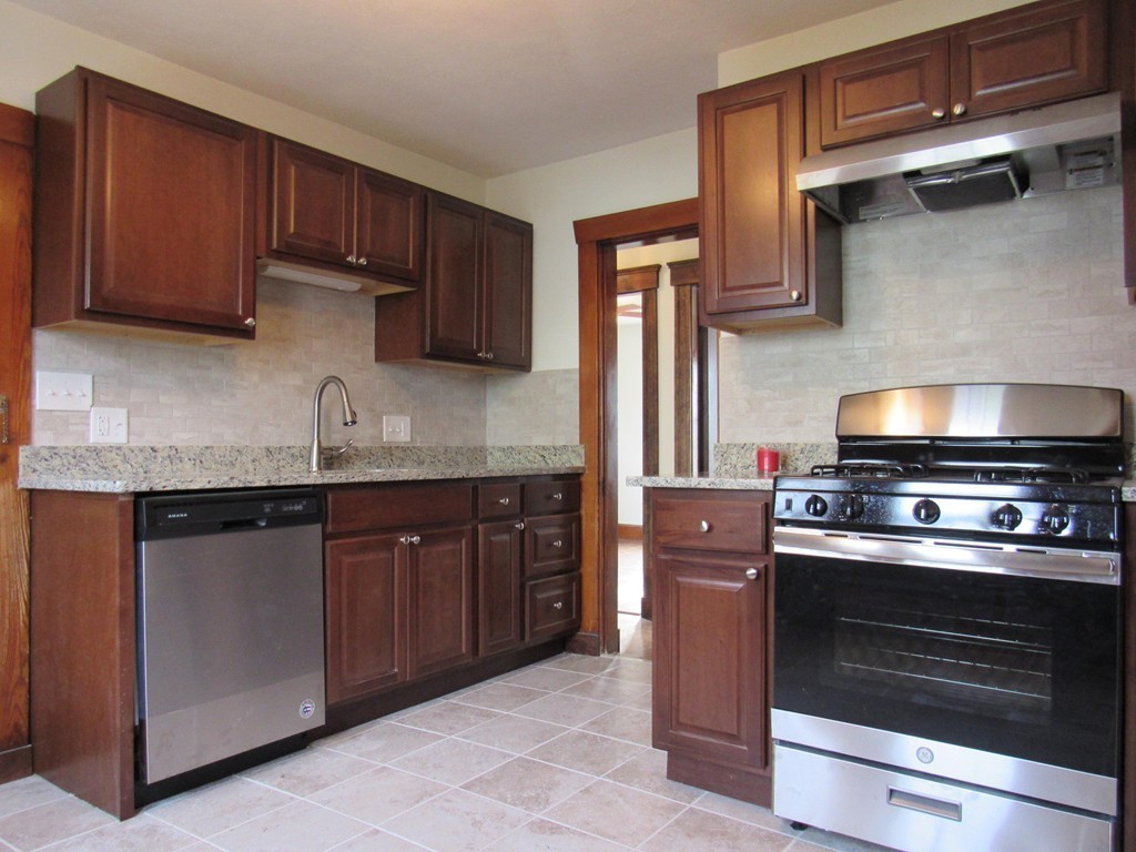 28 Moffat Road Quincy, MA 02169 - Photo 8 of 20 Gallery Image 8