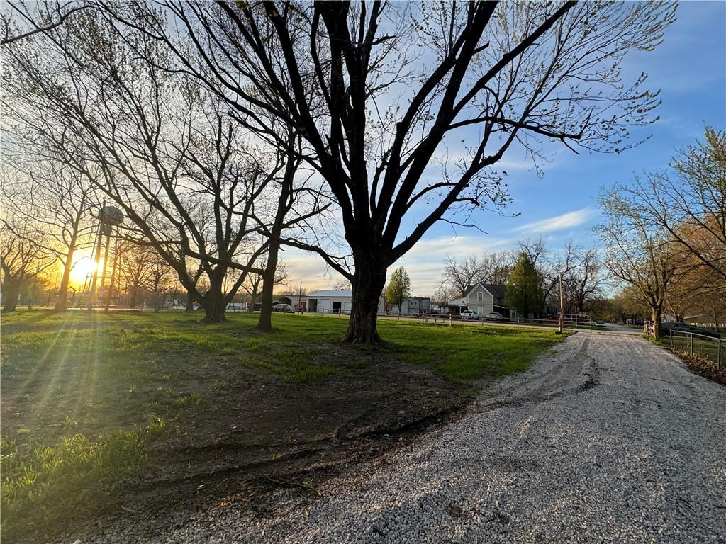 701 Fifth Street Lane, KS 66042 - Photo 11 of 15