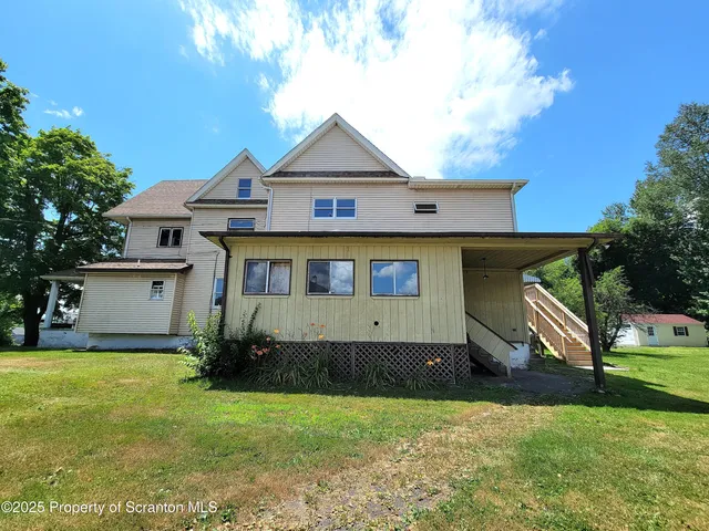 $925 | 134 South Main Street, Unit E, Archbald, PA 18403