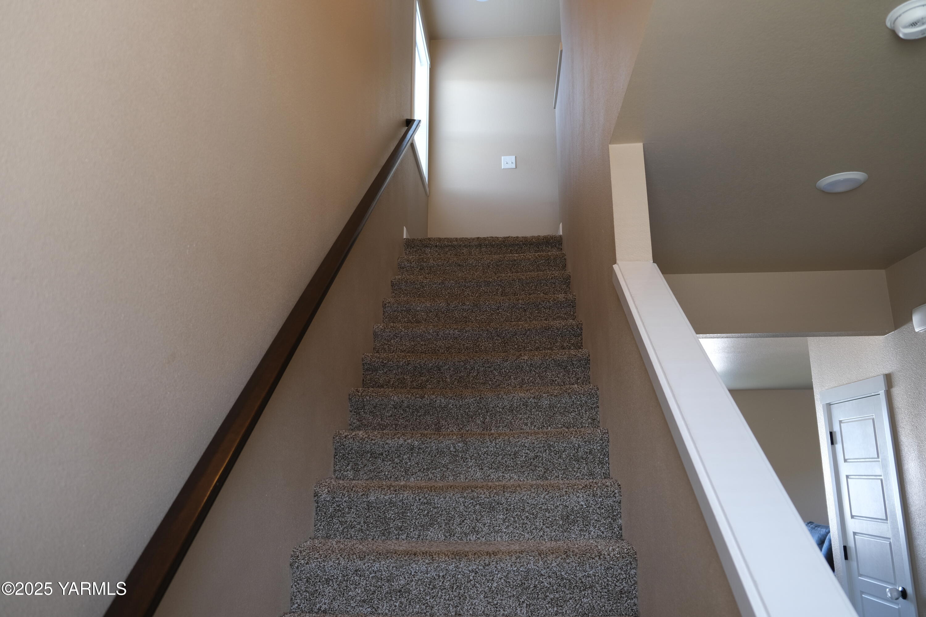 2206 Porter Loop Yakima, WA 98901 - Photo 12 of 34 a view of entryway