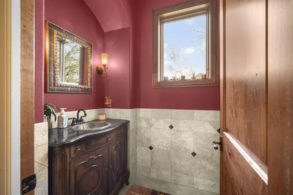 $1,398,000 | 121 Legend Way, Wales, WI 53183
