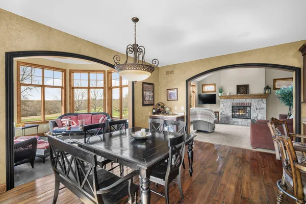$1,398,000 | 121 Legend Way, Wales, WI 53183