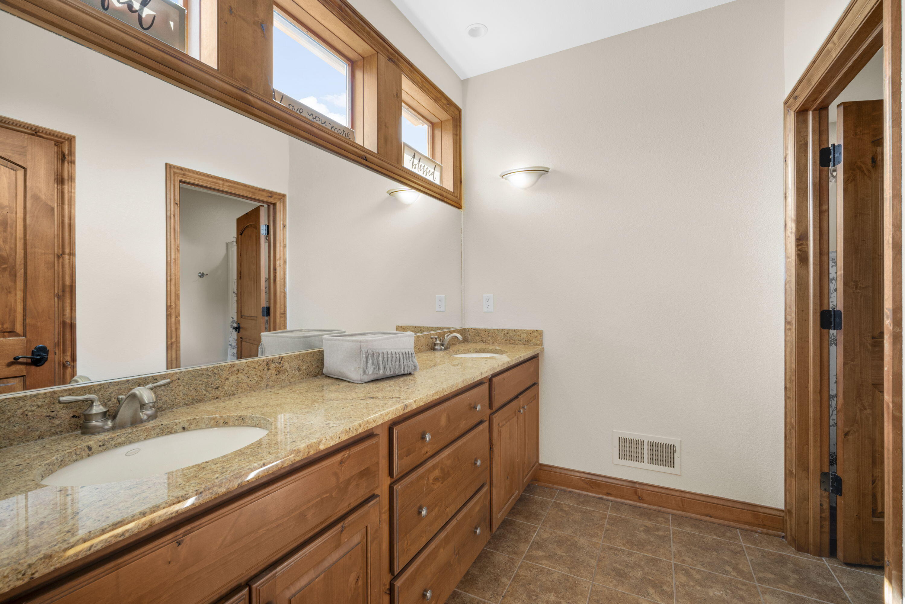 121 Legend Way Wales, WI 53183 - Photo 30 of 45 30_imgDSC06083