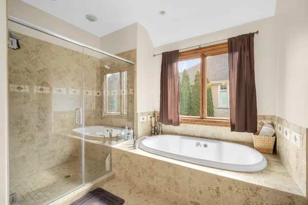 $1,398,000 | 121 Legend Way, Wales, WI 53183