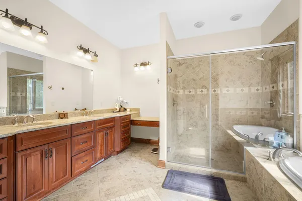 $1,398,000 | 121 Legend Way, Wales, WI 53183