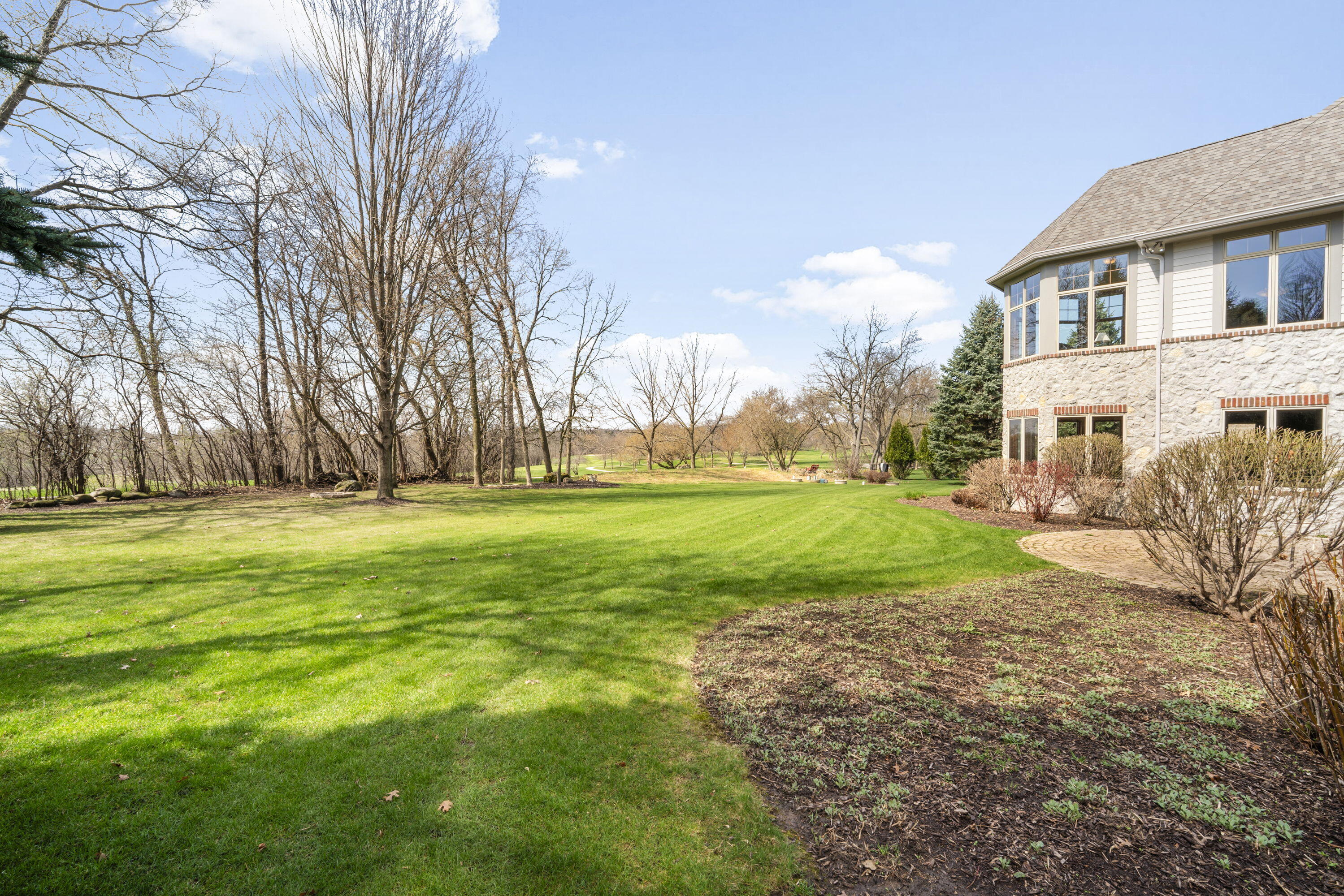 121 Legend Way Wales, WI 53183 - Photo 37 of 45 37_imgDSC06133