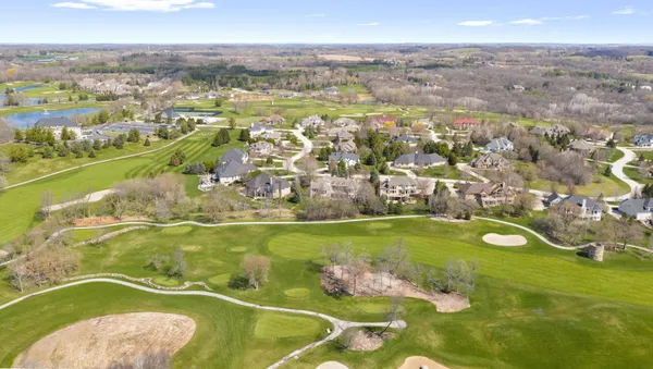 $1,398,000 | 121 Legend Way, Wales, WI 53183