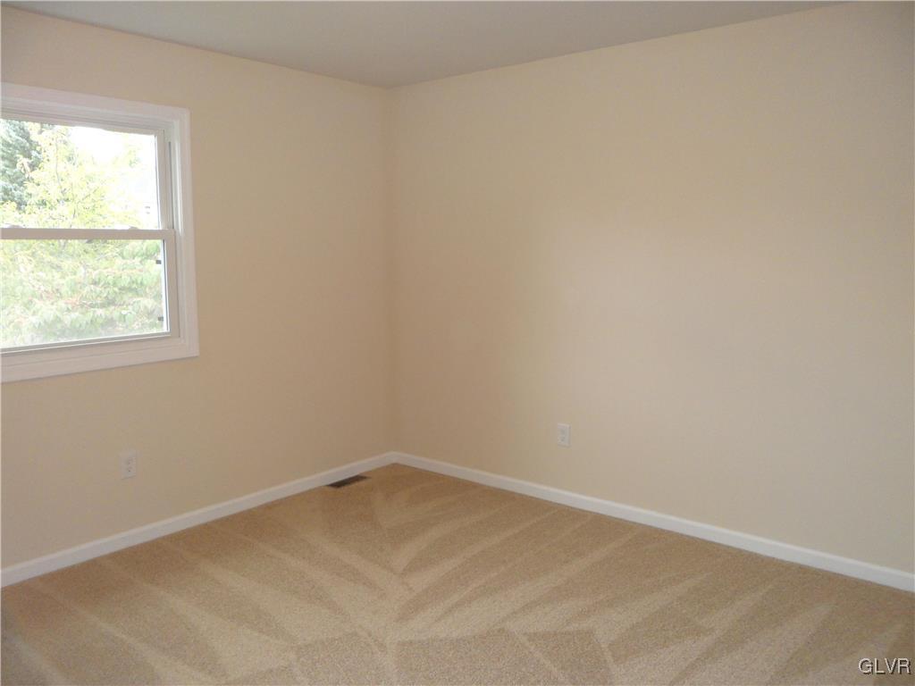 2811 Kingsview Avenue Easton, PA 18045 - Photo 25 of 31