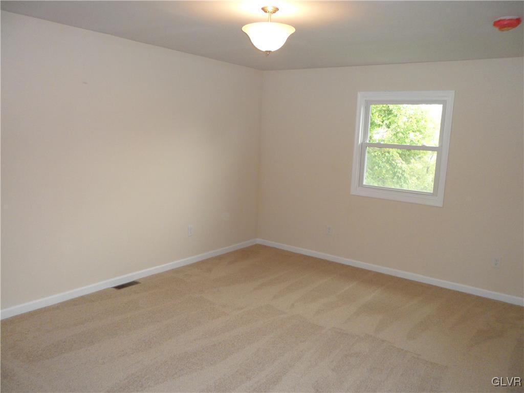 2811 Kingsview Avenue Easton, PA 18045 - Photo 27 of 31