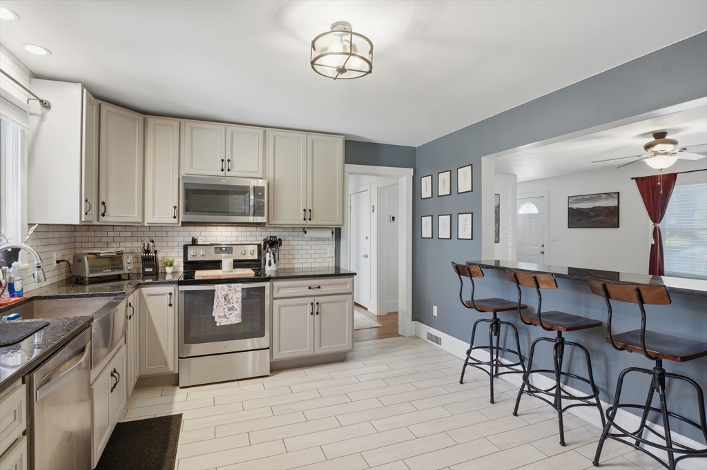 88 Clinton Road Sterling, MA 01564 - Photo 9 of 32