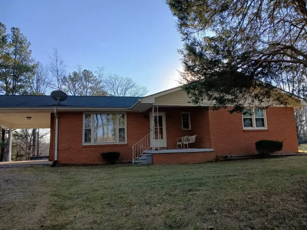 $425,000 | 3355 Highway 47, White Bluff, TN 37187