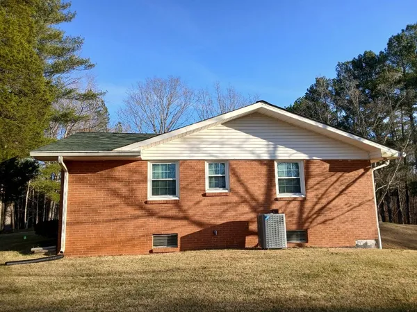 $425,000 | 3355 Highway 47, White Bluff, TN 37187