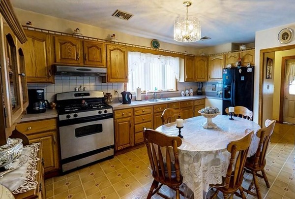 105 Puritan Road Somerville, MA 02145 - Photo 5 of 14 Gallery Image 5