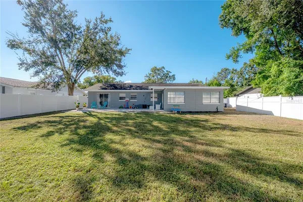 $3,350 | 2523 Lake Ellen Circle, Tampa, FL 33618