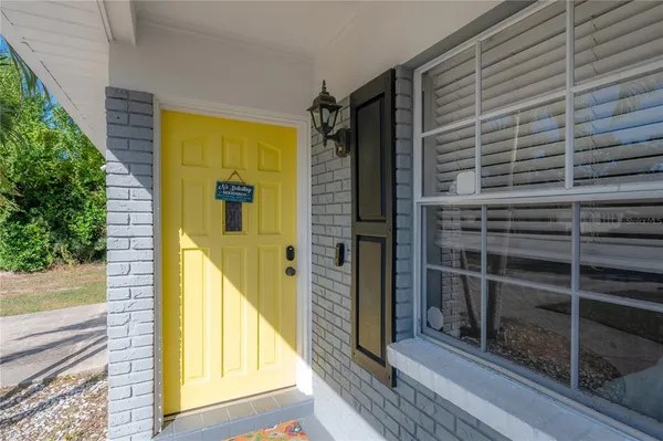 $3,350 | 2523 Lake Ellen Circle, Tampa, FL 33618