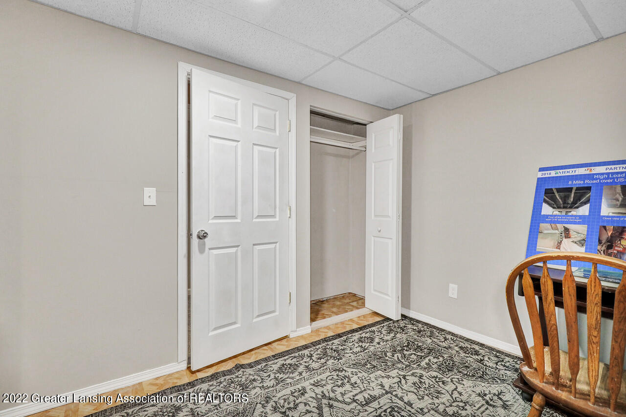 3117 Colchester Road Lansing, MI 48906 - Photo 32 of 38 _I3A1538