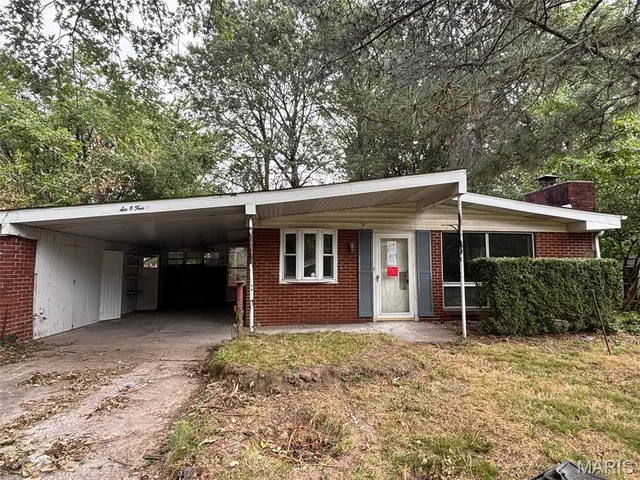 $20,000 | 604 Wood River Avenue, East Alton, IL 62024