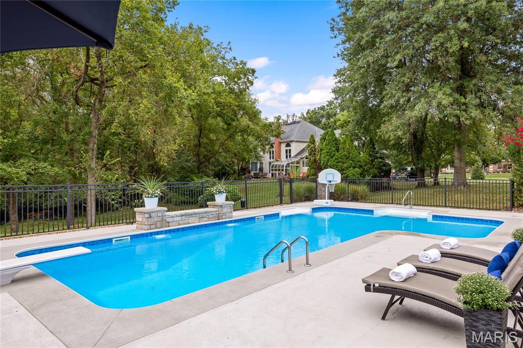 38 Baxter Lane Chesterfield, MO 63017 - Photo 6 of 50