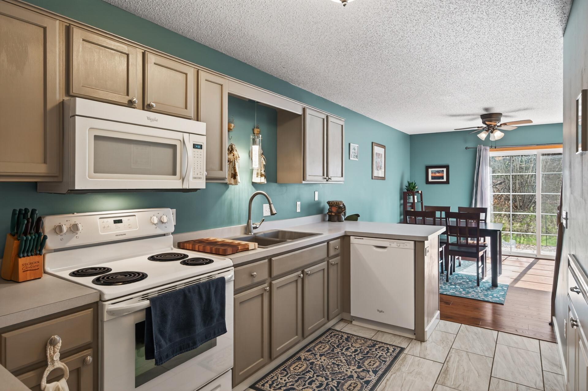 8606 Quarry Ridge Lane, Unit J Woodbury, MN 55125 - Photo 13 of 32