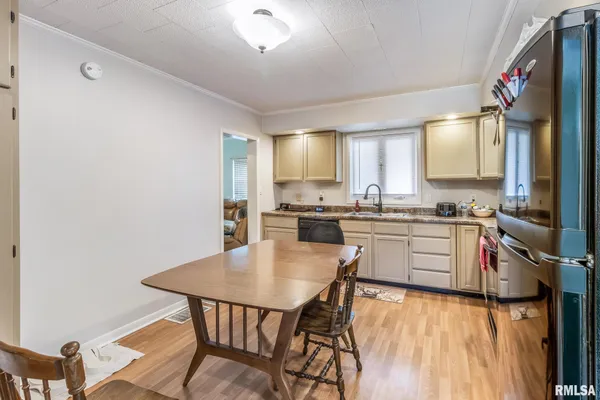 $124,900 | 917 West 6th Avenue, Monmouth, IL 61462