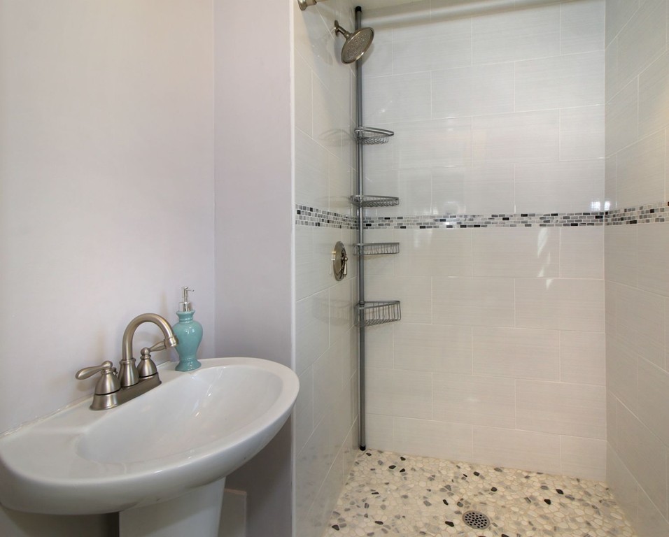 43 Hollywood Road Boston, MA 02132 - Photo 22 of 27 Gallery Image 22