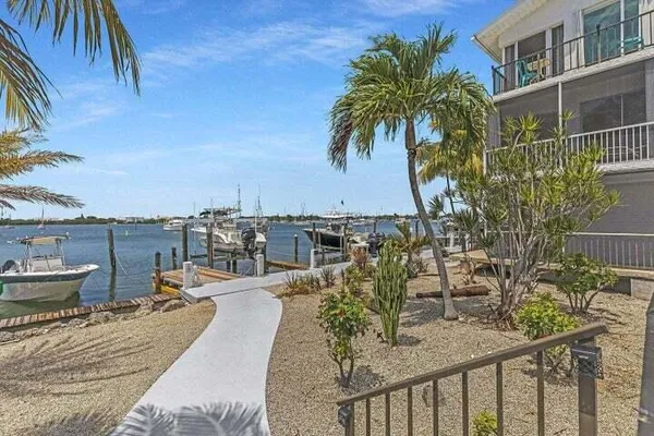 $3,000 | 1217 Sombrero Boulevard, Unit 31, Marathon, FL 33050