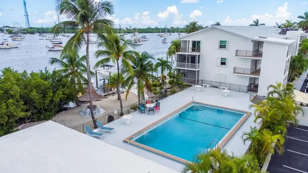 $3,000 | 1217 Sombrero Boulevard, Unit 31, Marathon, FL 33050