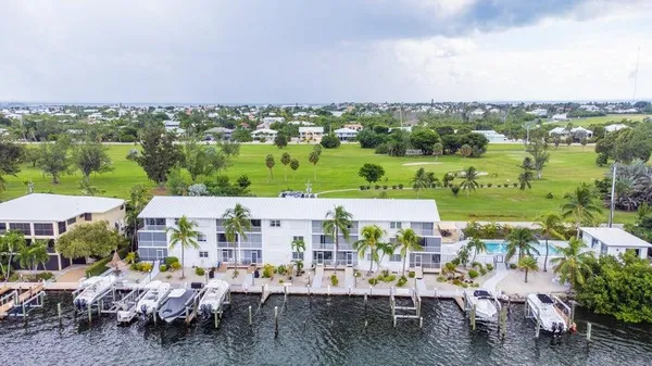 $3,000 | 1217 Sombrero Boulevard, Unit 31, Marathon, FL 33050