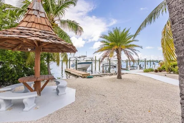 $3,000 | 1217 Sombrero Boulevard, Unit 31, Marathon, FL 33050
