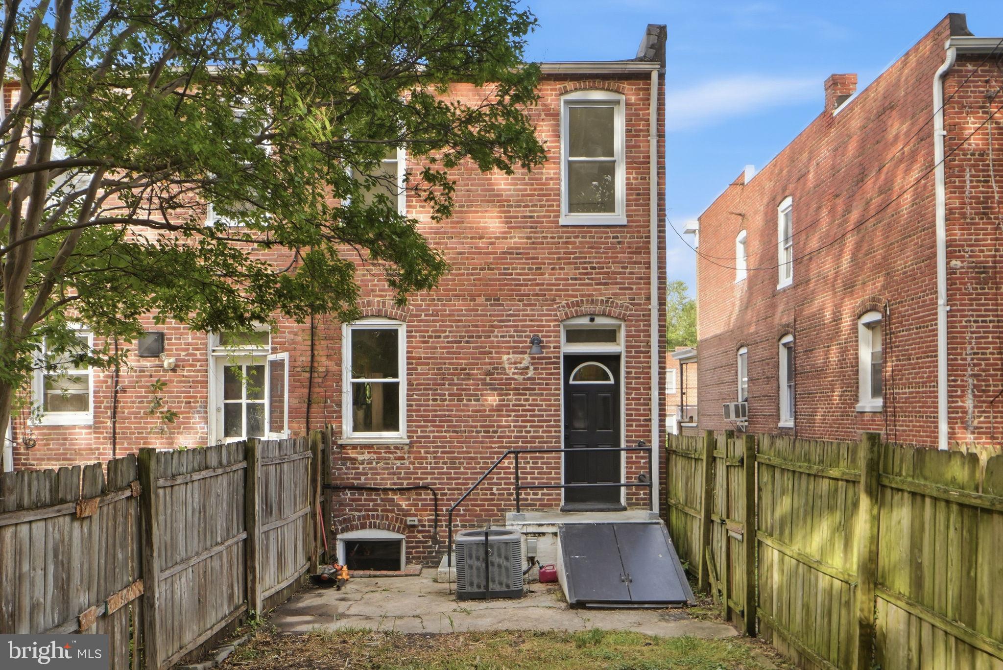 3920 6th Street Baltimore, MD 21225 - Photo 23 of 26