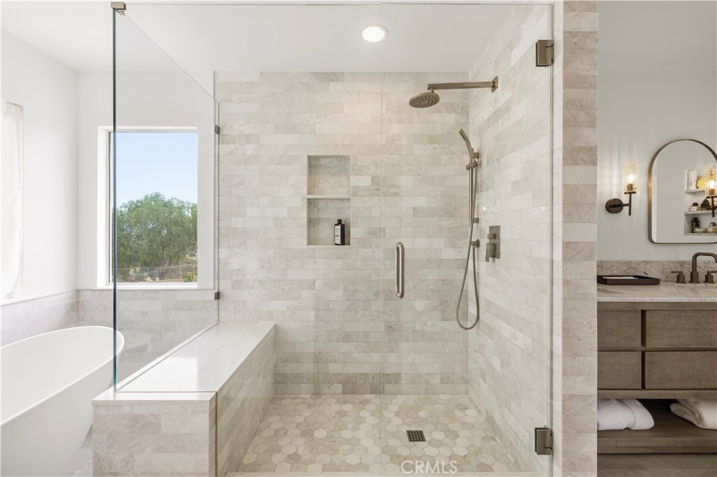 22915 Raintree Lane Saugus, CA 91390 - Photo 31 of 70