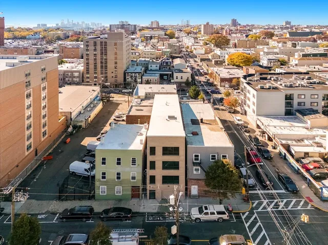 a picture of city view