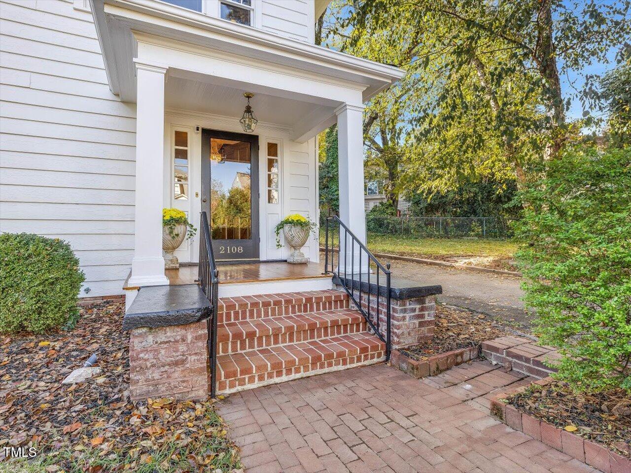 06-Front Entry