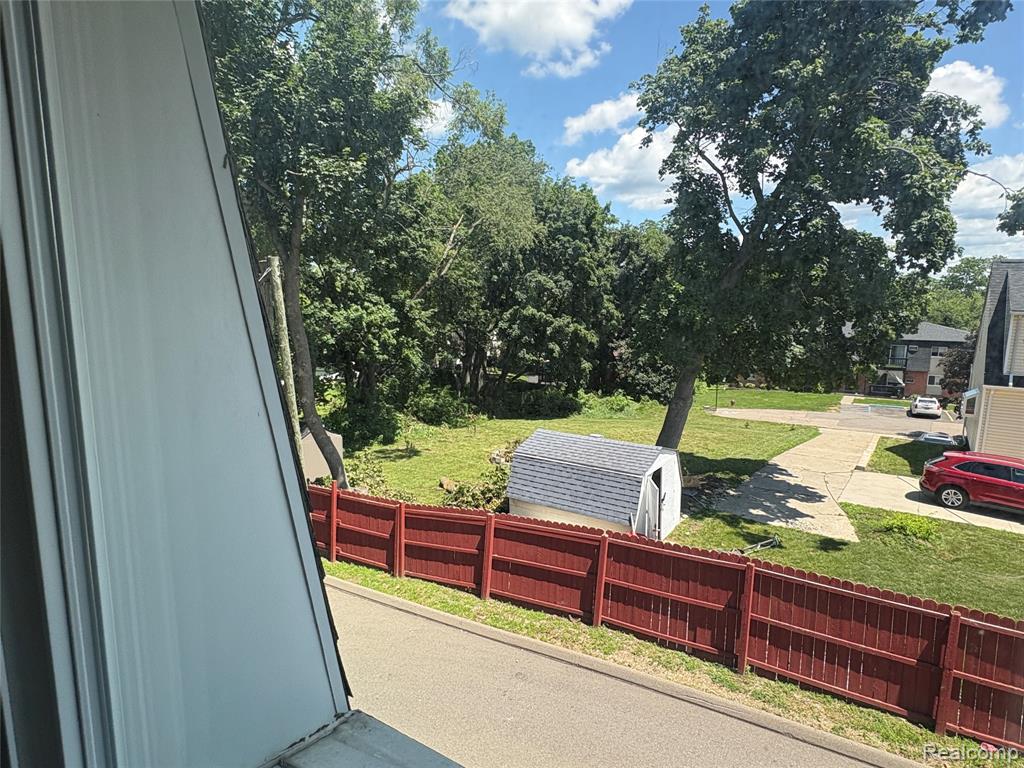 152 Ladd Road, Unit 1 Walled Lake, MI 48390 - Photo 22 of 28