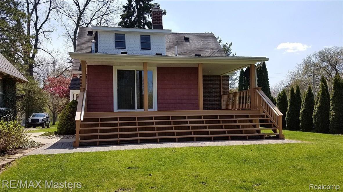 28964 Grix Road New Boston, MI 48164 - Photo 21 of 23 20160506_135841.jpg