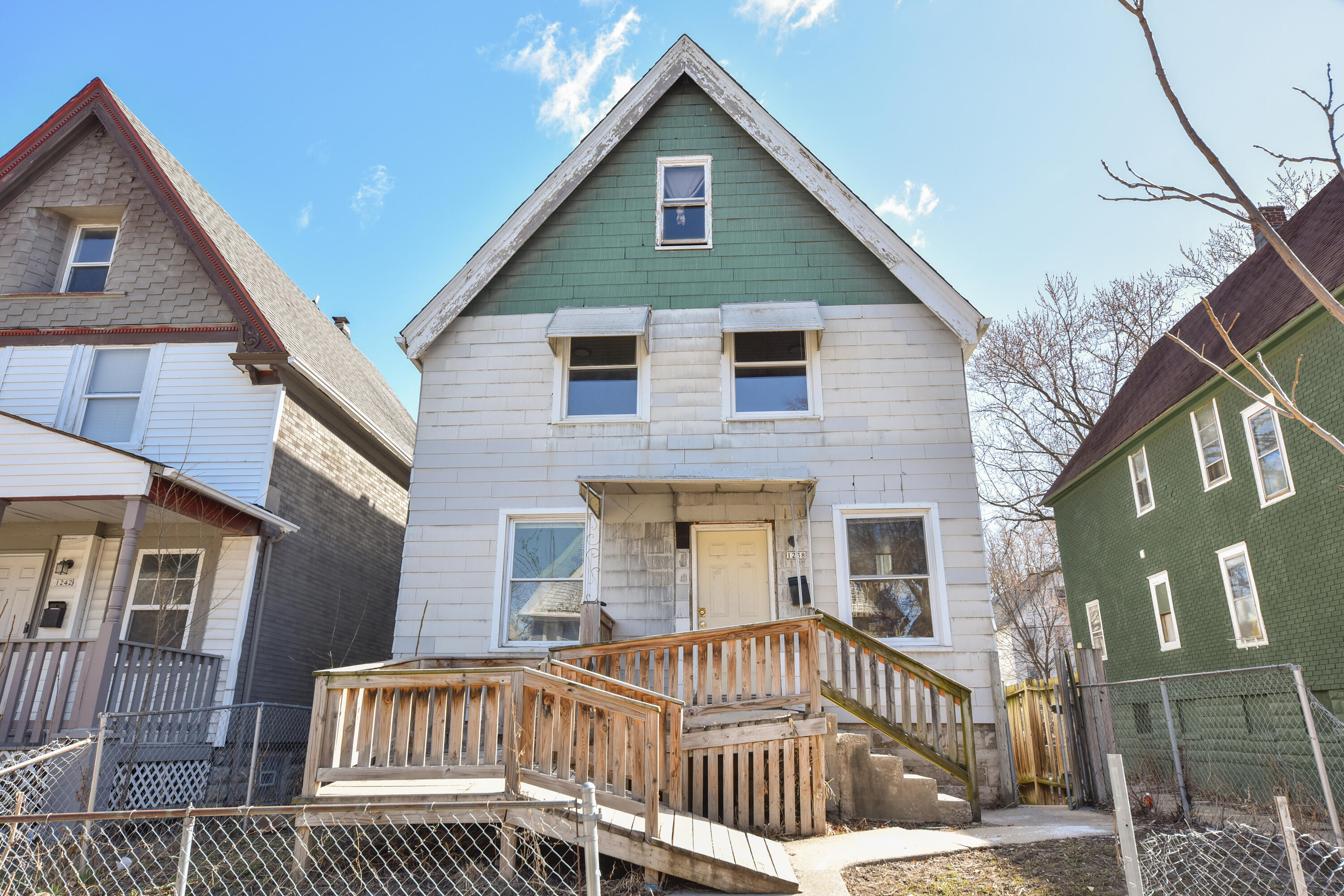 1238 North 34th Street Milwaukee, WI 53208 - Photo 5 of 15 Front of House