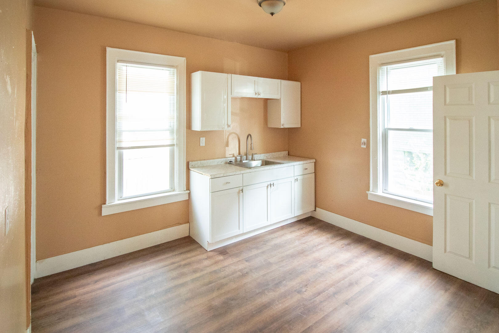 1238 North 34th Street Milwaukee, WI 53208 - Photo 6 of 15 Kitchen