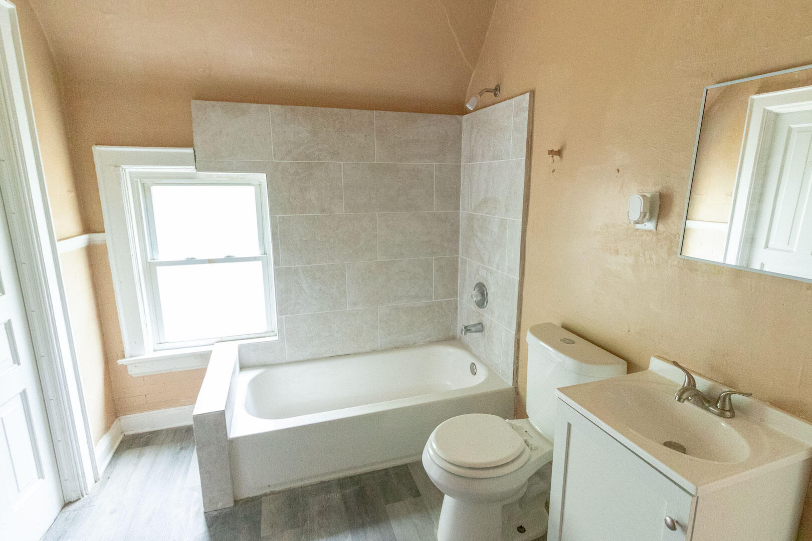 1238 North 34th Street Milwaukee, WI 53208 - Photo 8 of 15 Full Bath