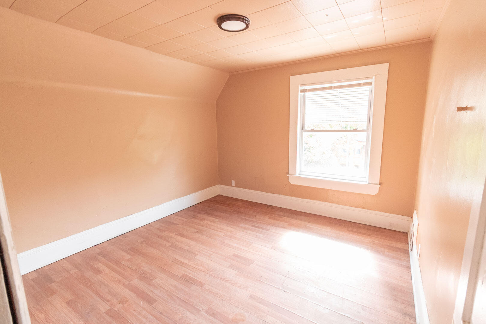 1238 North 34th Street Milwaukee, WI 53208 - Photo 9 of 15 Bedroom 1