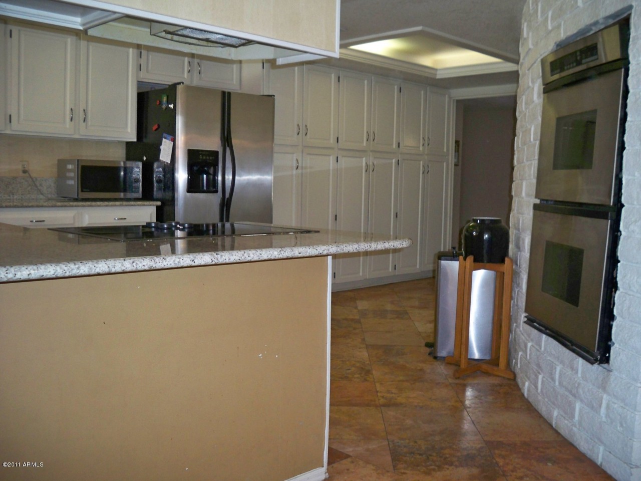 935 East Carver Road Tempe, AZ 85284 - Photo 5 of 25 Kitchen