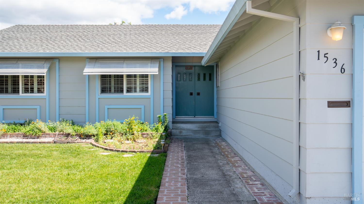 1536 Sunview Court Santa Rosa, CA 95401 - Photo 2 of 28 a front view of a house