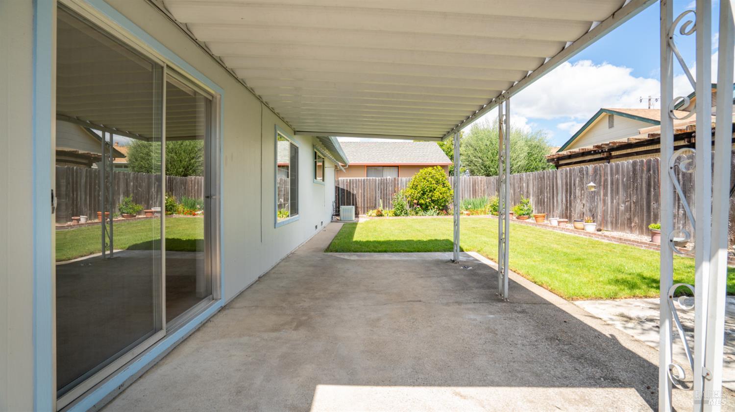 1536 Sunview Court Santa Rosa, CA 95401 - Photo 23 of 28 a view of a backyard